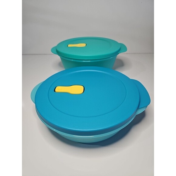 Tupperware Set of 2 Crystalwave Round Microwave Container With Spout New Display - Picture 2 of 6